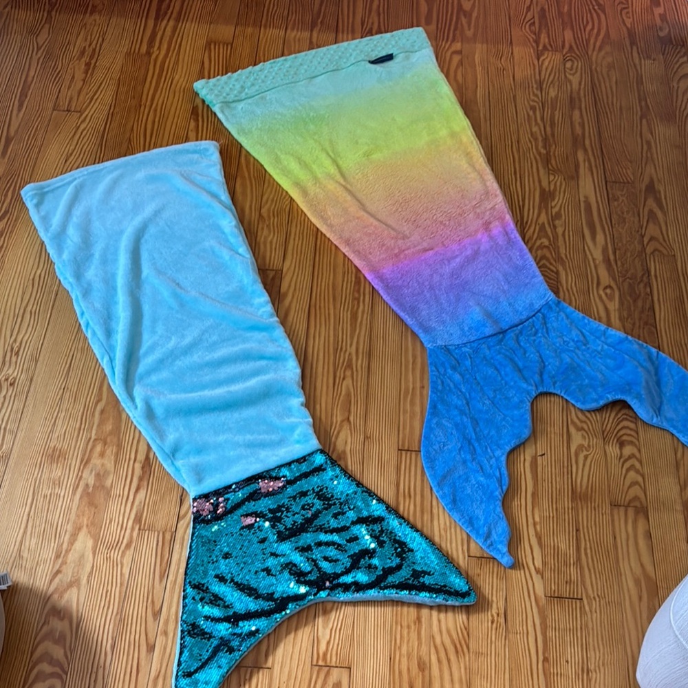 Mermaid Tail Blanket Set - Blue and Rainbow